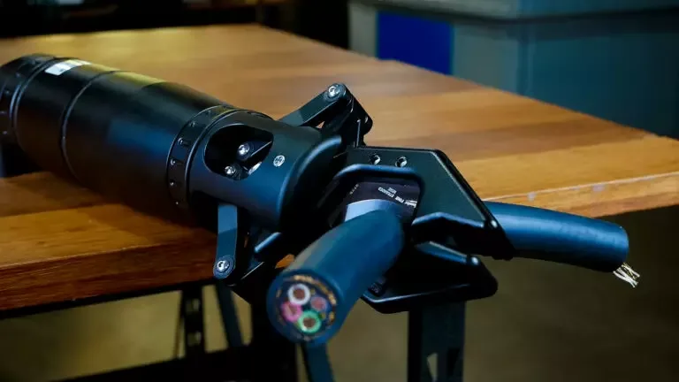 Reach Bravo Rotating Grabber with high-strength Cable Cutter Jaws