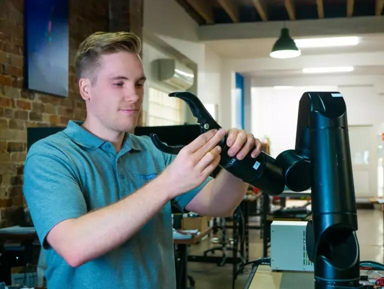 Kyle Mclean with the upgraded Reach Bravo 7